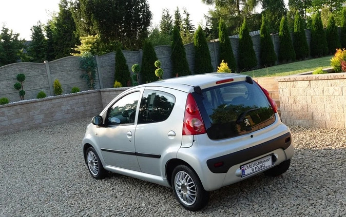 Peugeot 107 cena 8900 przebieg: 200000, rok produkcji 2006 z Janikowo małe 121